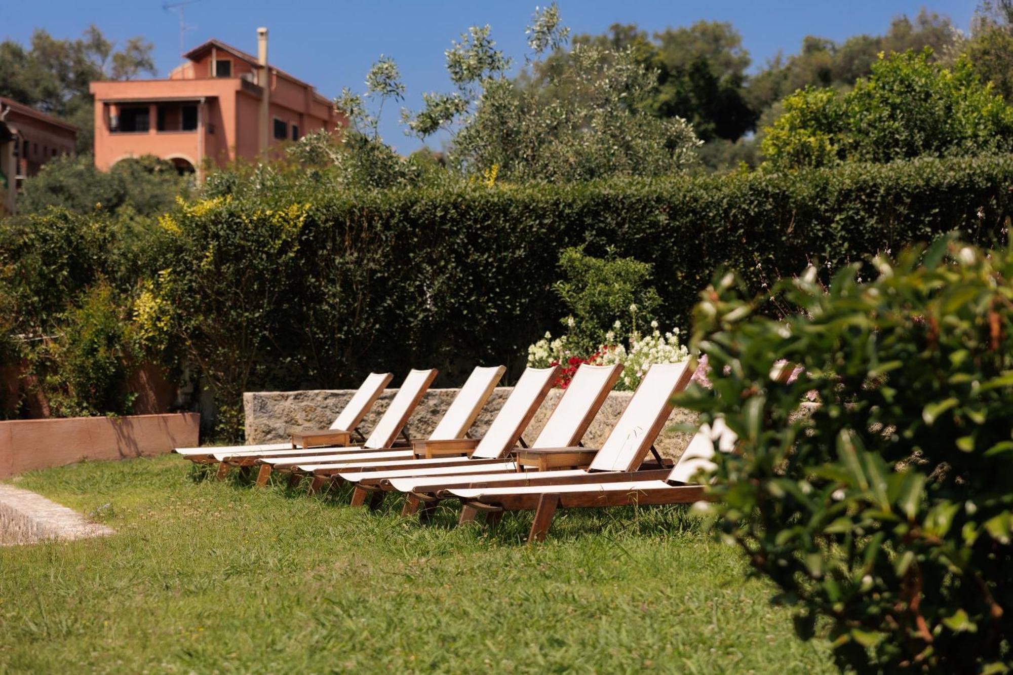 Dominoes Corfu Aparthotel 3*